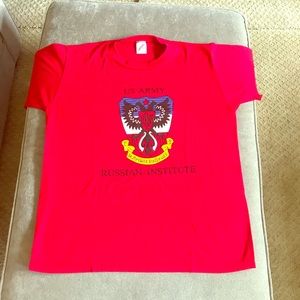vintage jerzees red T, US ARMY, RUSSIAN INSTITUTE